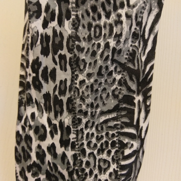 Glo! Adrian Grayscale Animal Print Jean, Ju - Picture 6 of 9